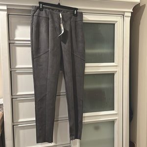 🏷️New with tag | Charlie Paige | Gray Faux Suede Pants | Medium